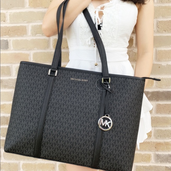 ‼️SALE‼️NWT Michael kors large tote Wallet Bundle - Picture 2 of 8